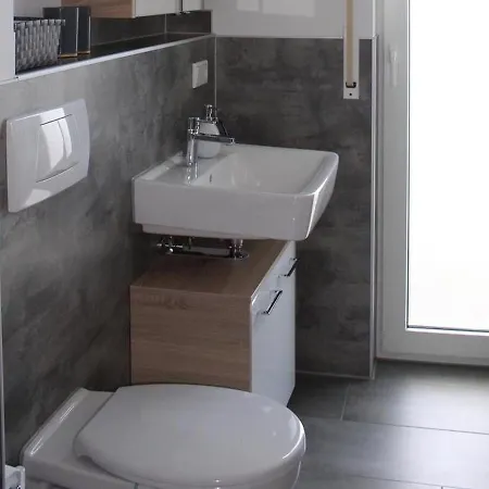 Am Seeufer Apartment *